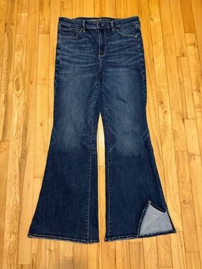 American Eagle Women's Super High Rise Flare Jeans 14